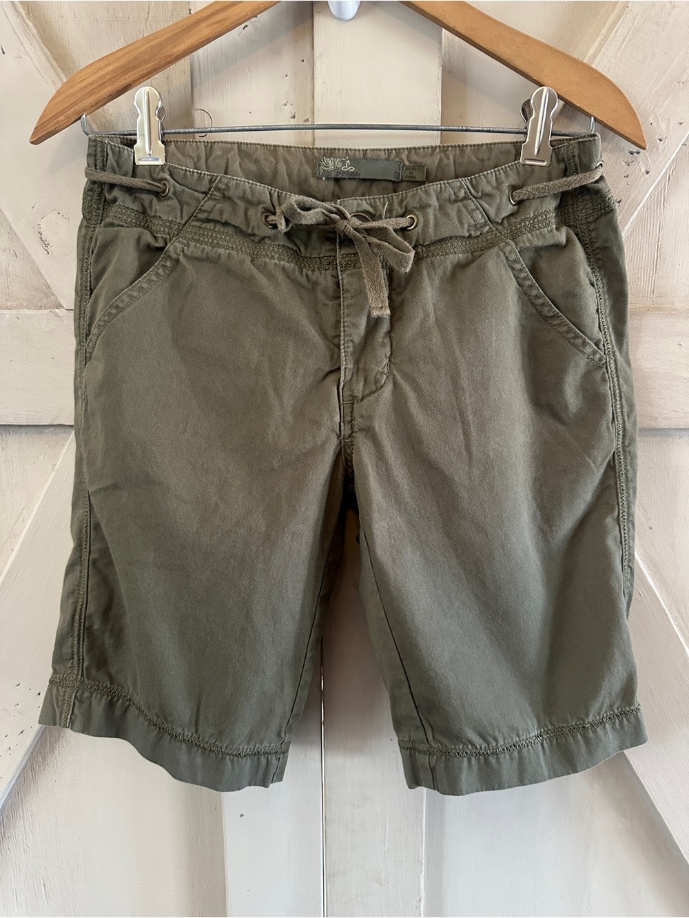 PrAna Olive Green Drawstring Bermuda Shorts Women’s Size 0 Casual Hiking